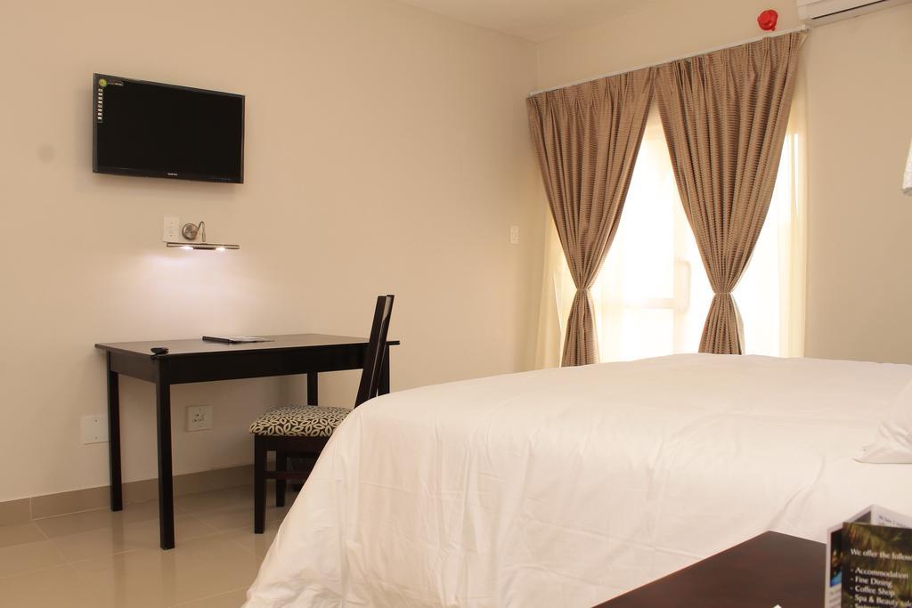 מאנזיני The George Hotel מראה חיצוני תמונה
