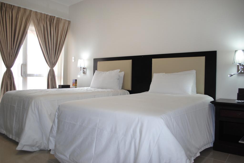 מאנזיני The George Hotel מראה חיצוני תמונה