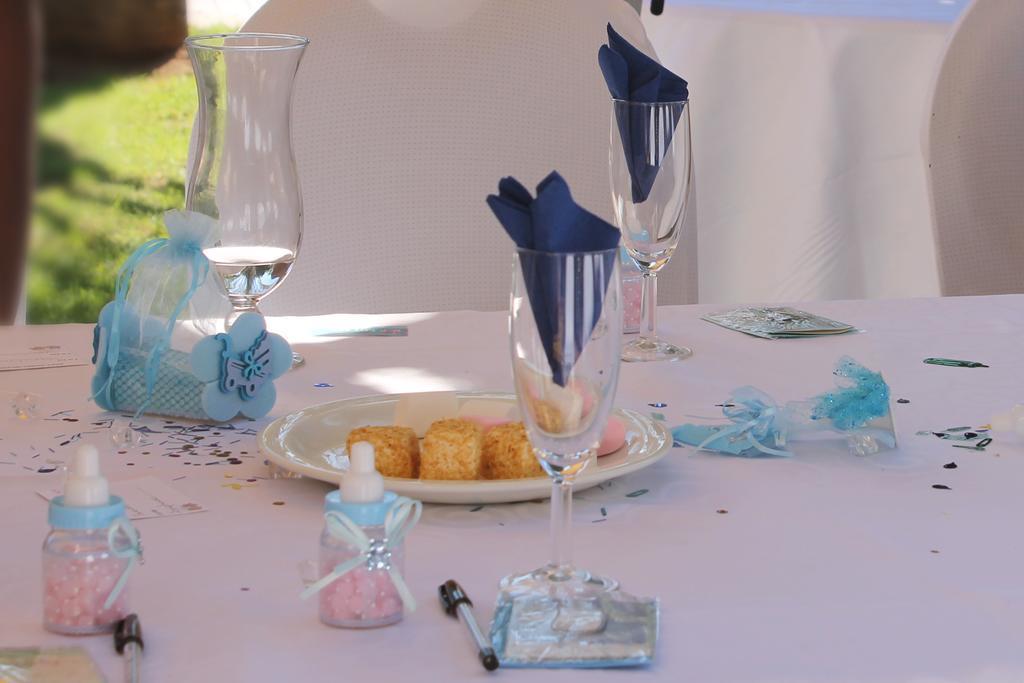 מאנזיני The George Hotel מראה חיצוני תמונה