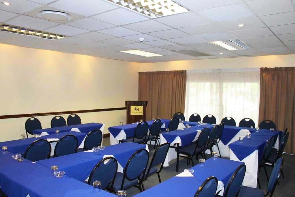 מאנזיני The George Hotel מראה חיצוני תמונה