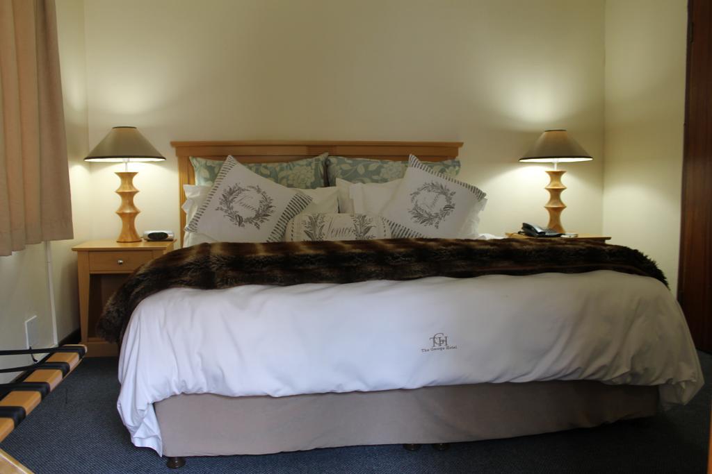 מאנזיני The George Hotel מראה חיצוני תמונה