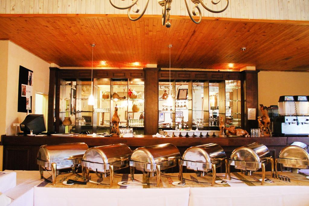 מאנזיני The George Hotel מראה חיצוני תמונה