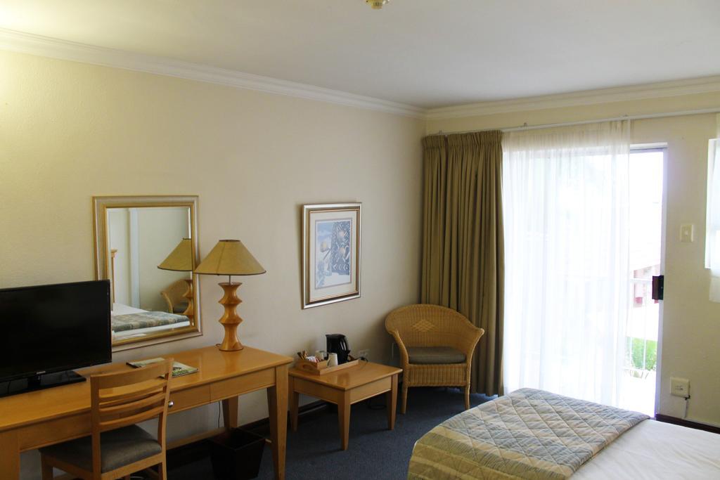 מאנזיני The George Hotel מראה חיצוני תמונה