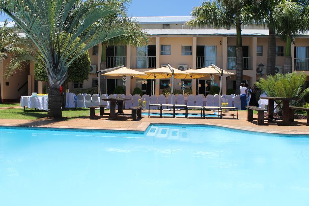 מאנזיני The George Hotel מראה חיצוני תמונה