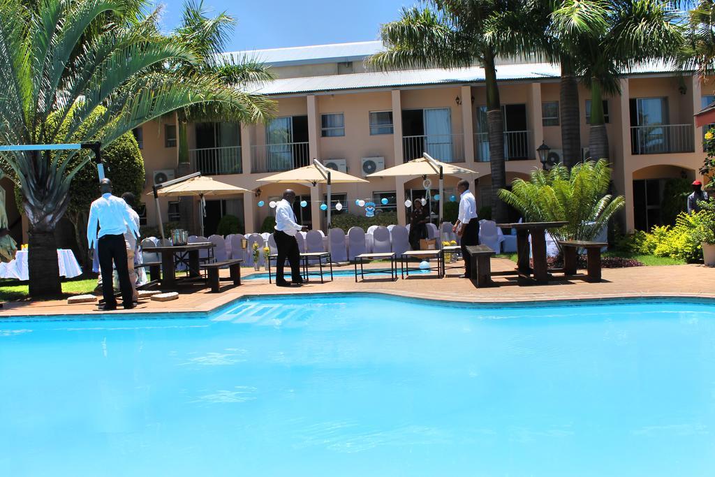מאנזיני The George Hotel מראה חיצוני תמונה