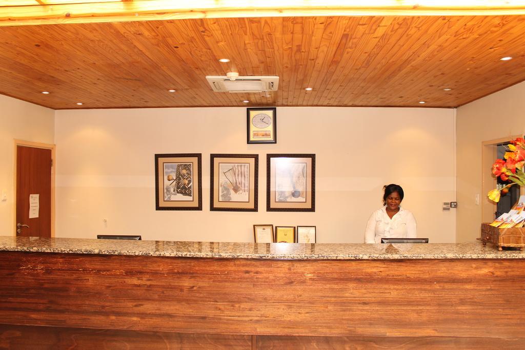 מאנזיני The George Hotel מראה חיצוני תמונה