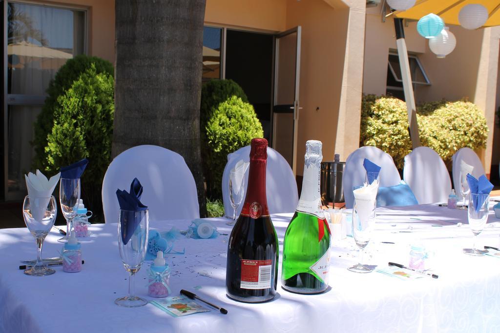 מאנזיני The George Hotel מראה חיצוני תמונה