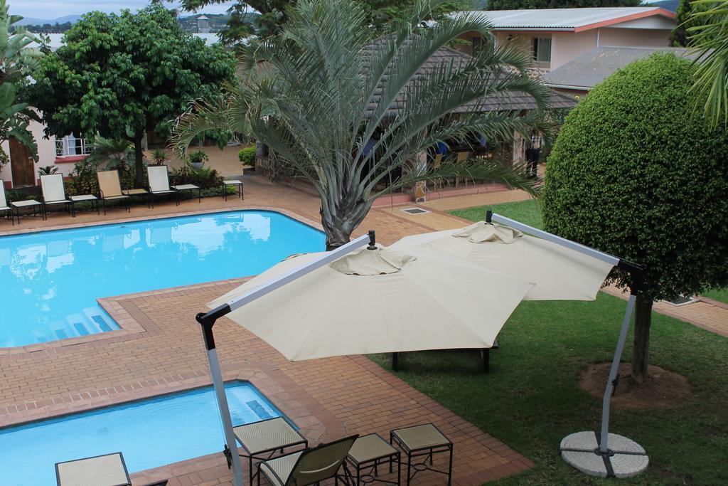 מאנזיני The George Hotel מראה חיצוני תמונה