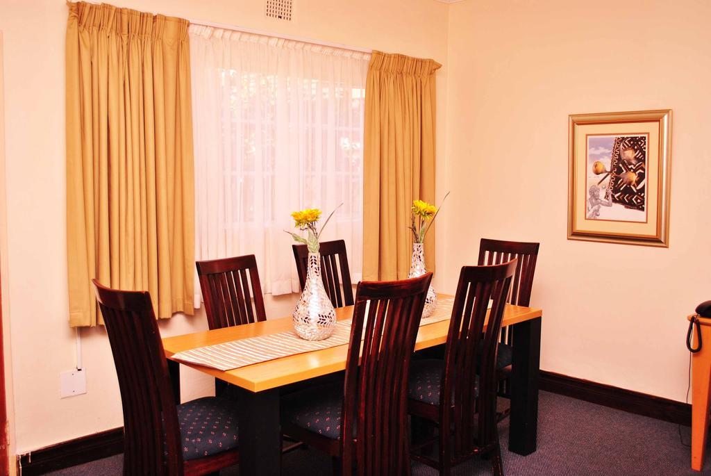 מאנזיני The George Hotel חדר תמונה