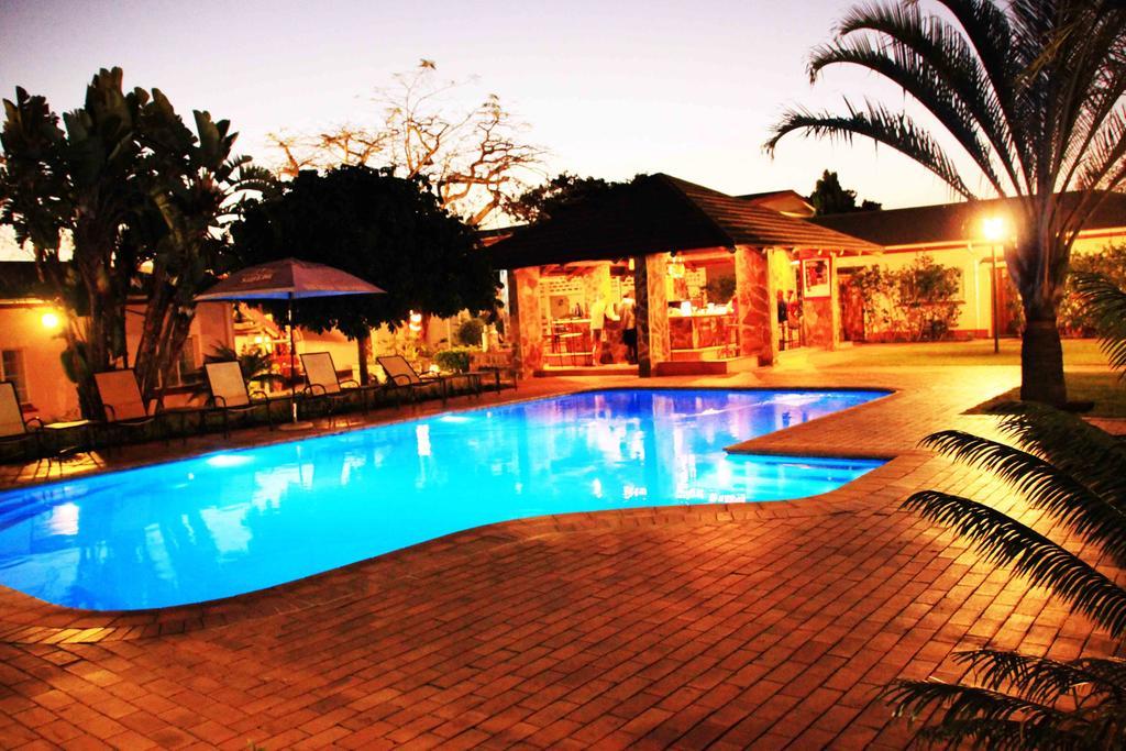 מאנזיני The George Hotel מראה חיצוני תמונה