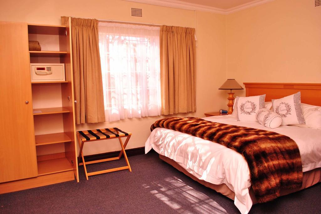 מאנזיני The George Hotel חדר תמונה