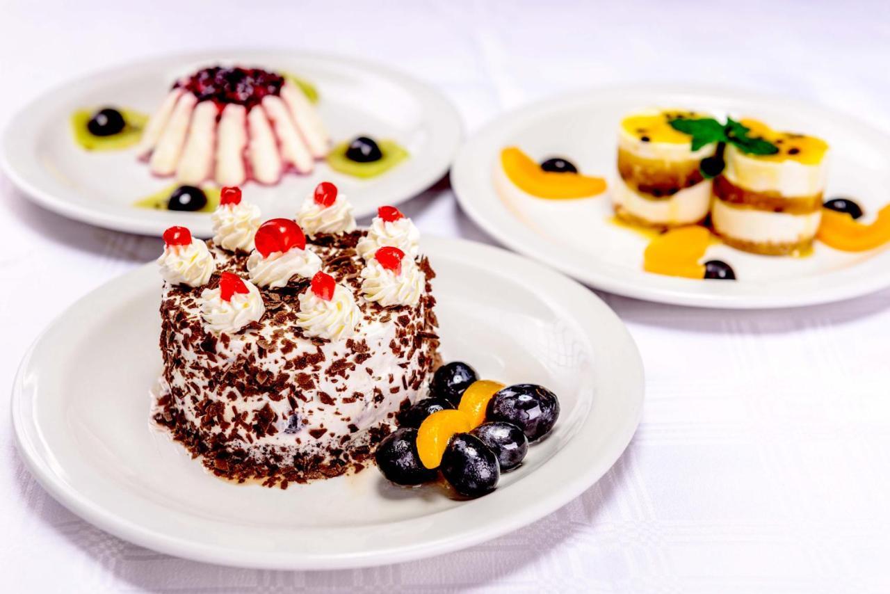 מאנזיני The George Hotel מראה חיצוני תמונה