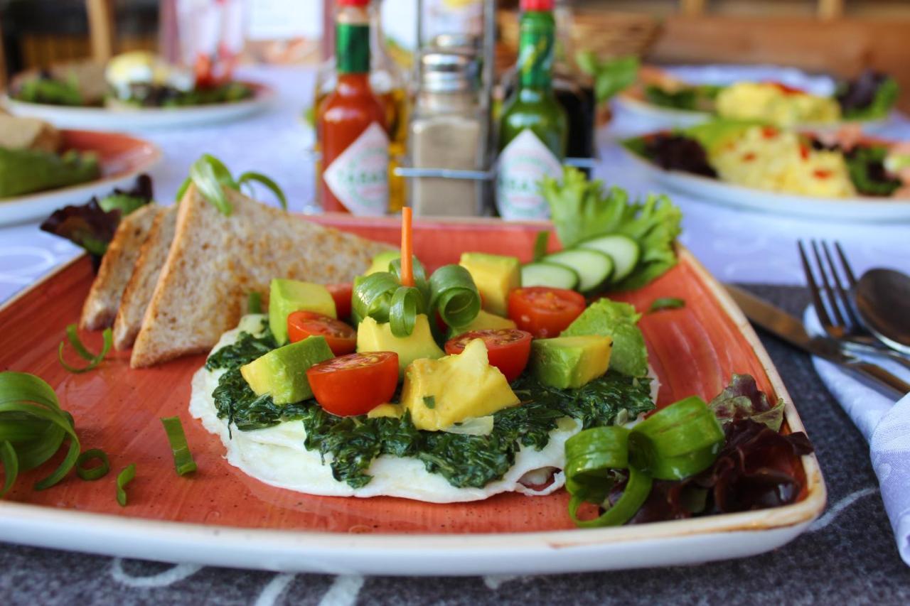 מאנזיני The George Hotel מראה חיצוני תמונה